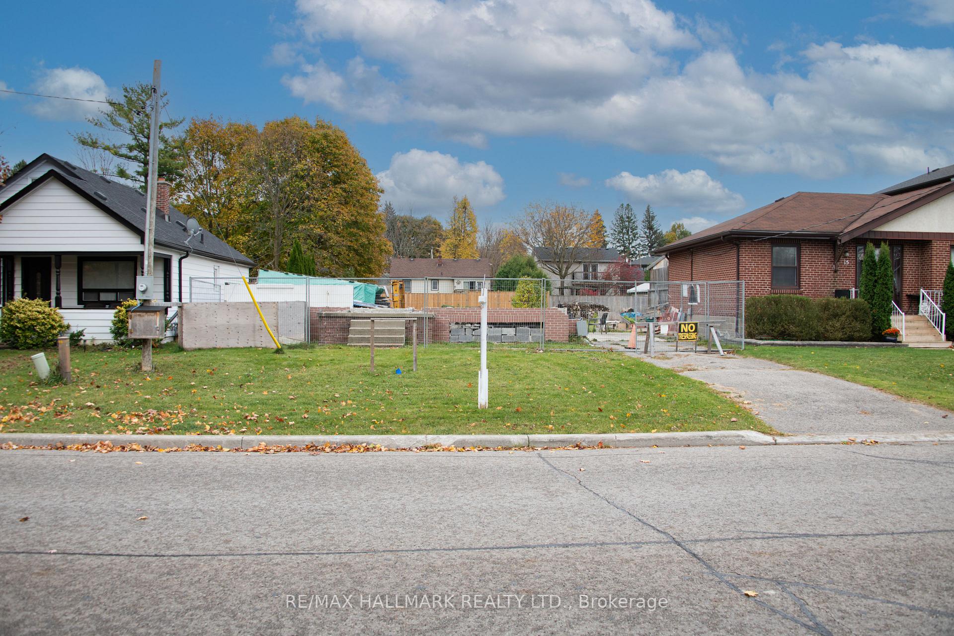 Photo 1 of 19 Cousins Drive, Aurora, Aurora Village — HOMEH