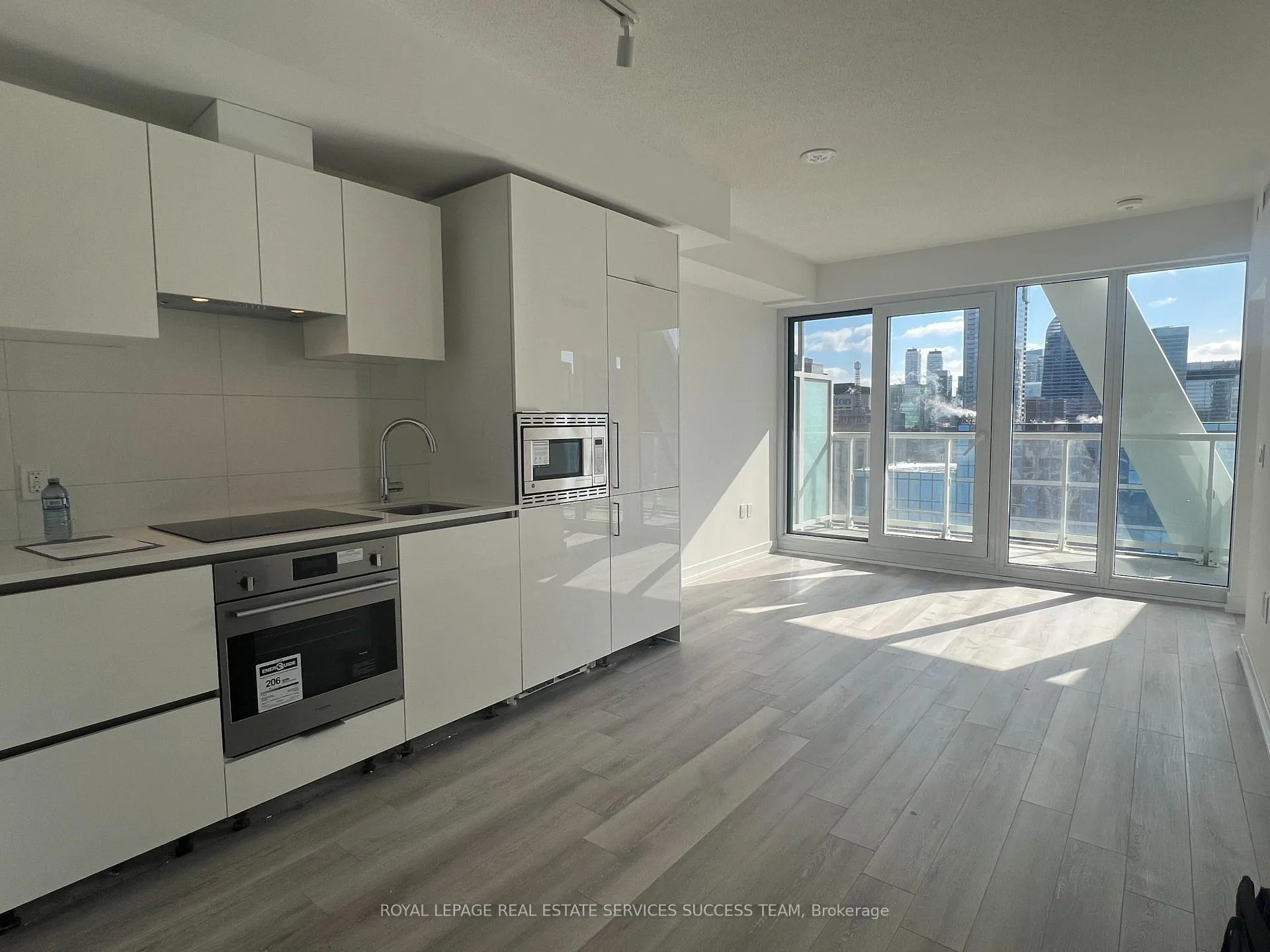 Photo 4 of Unit 2517, 230 Simcoe Street, Toronto, Kensington-Chinatown — HOMEH