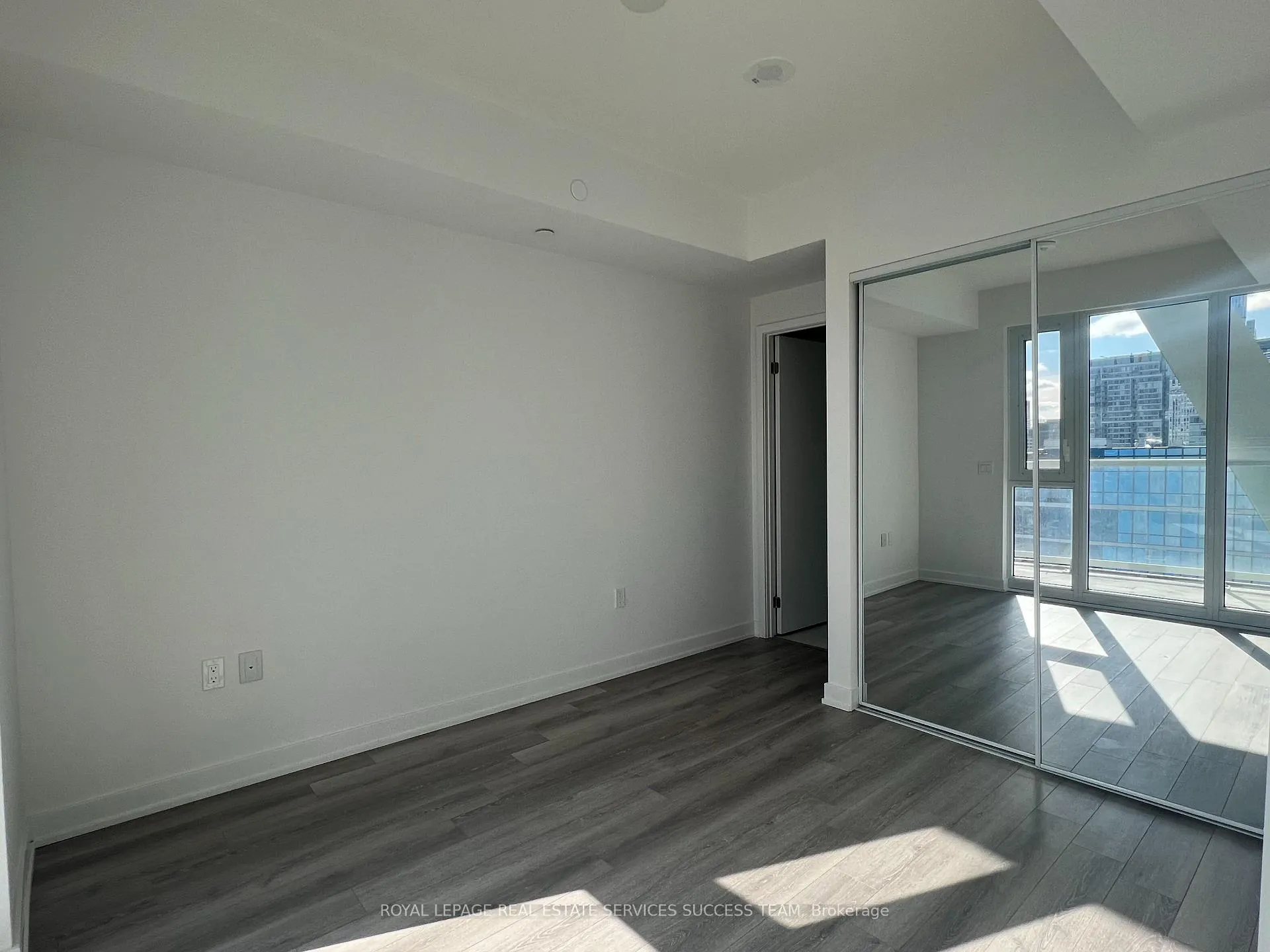 Photo 13 of Unit 2517, 230 Simcoe Street, Toronto, Kensington-Chinatown — HOMEH
