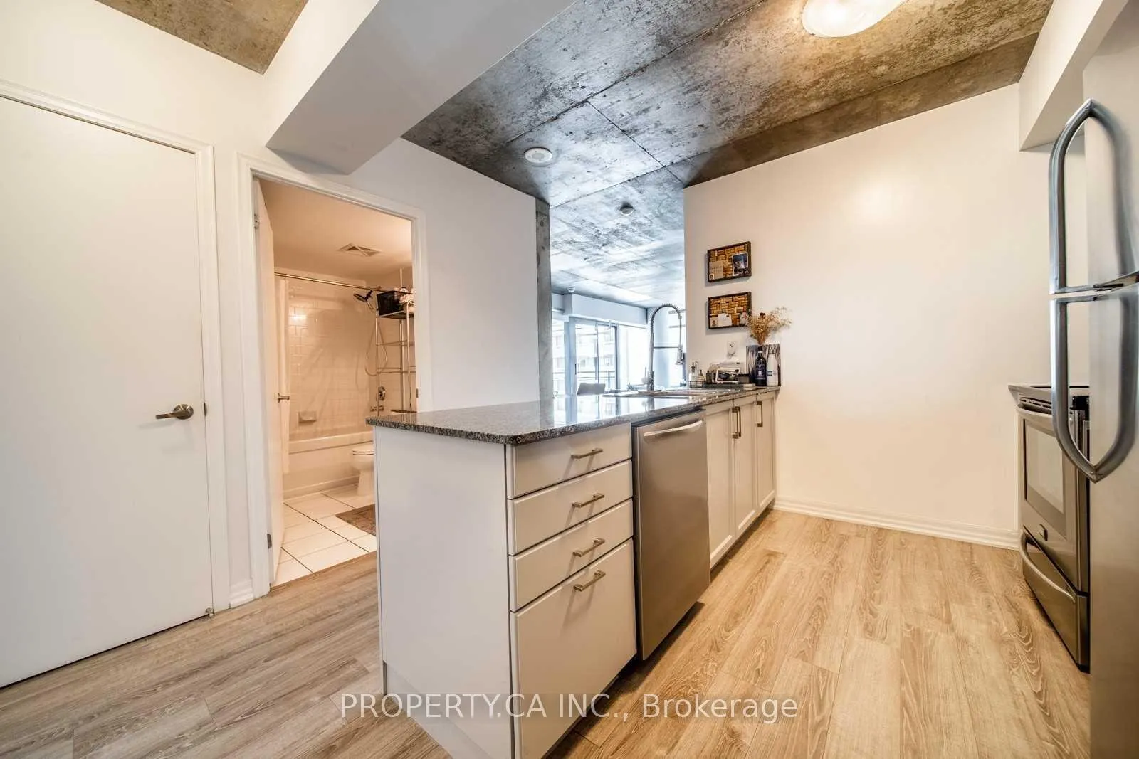 Photo 2 of Unit 1406, 22 Wellesley Street E, Toronto, Church-Yonge Corridor — HOMEH