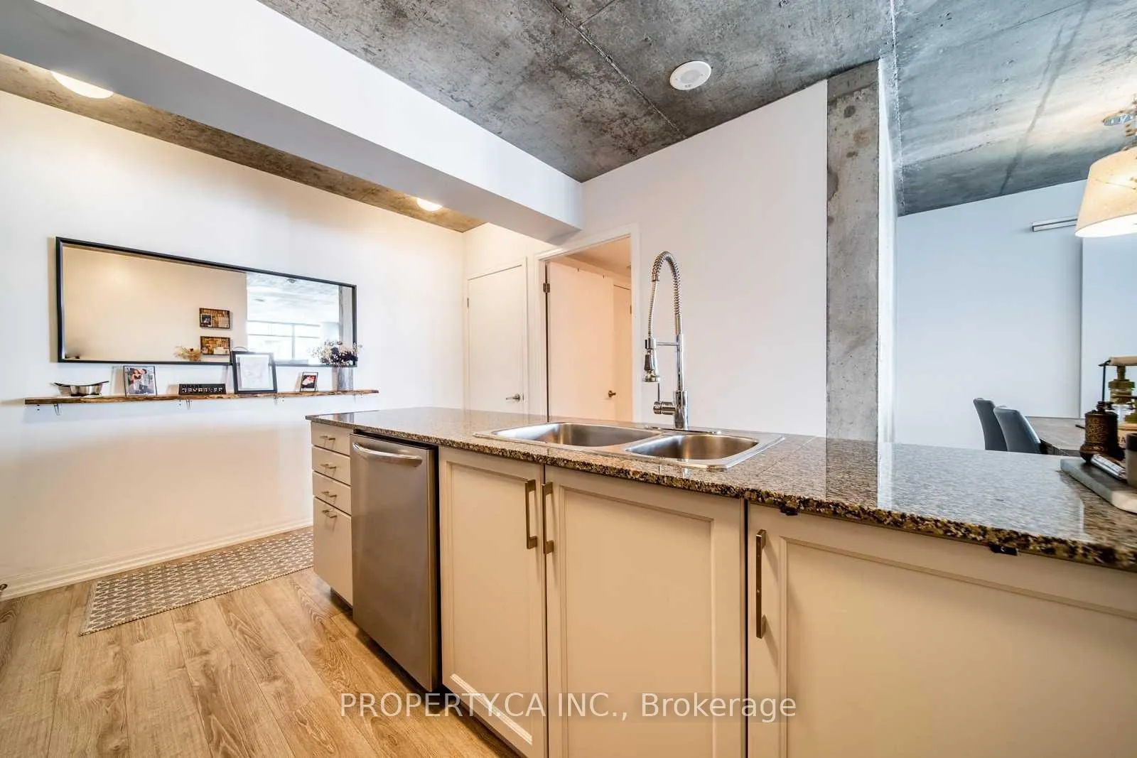 Photo 4 of Unit 1406, 22 Wellesley Street E, Toronto, Church-Yonge Corridor — HOMEH
