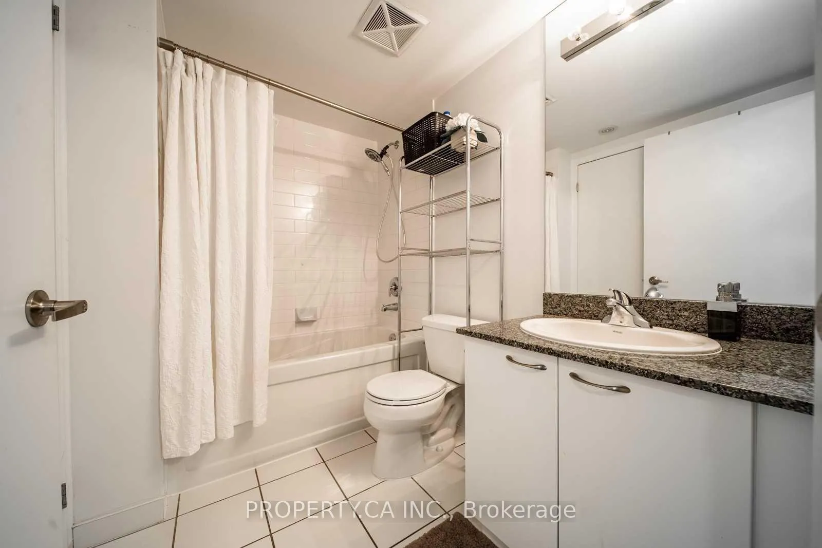Photo 5 of Unit 1406, 22 Wellesley Street E, Toronto, Church-Yonge Corridor — HOMEH