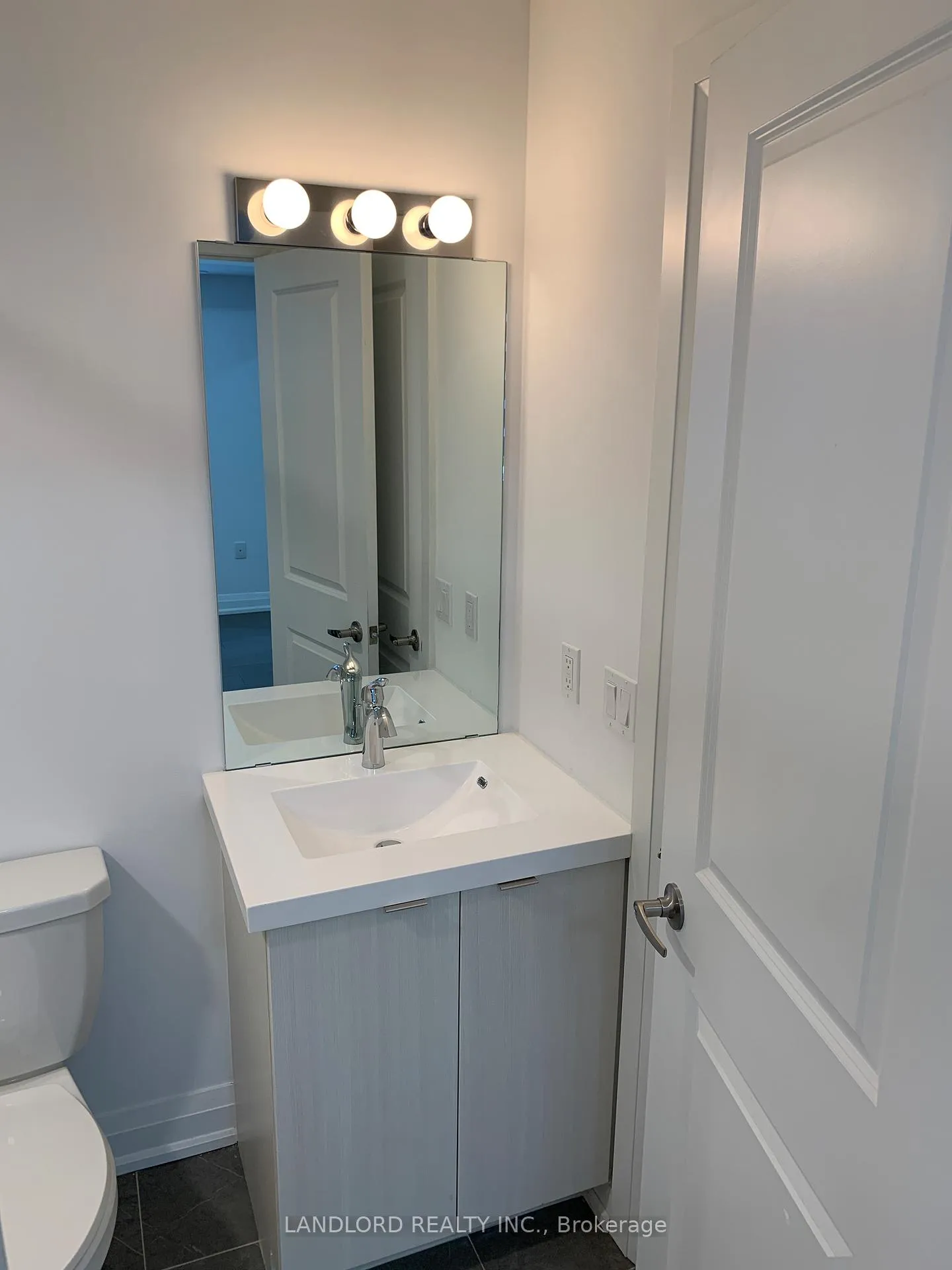 Photo 12 of Unit A602, 5309 Highway 7, Vaughan, Vaughan Grove — HOMEH