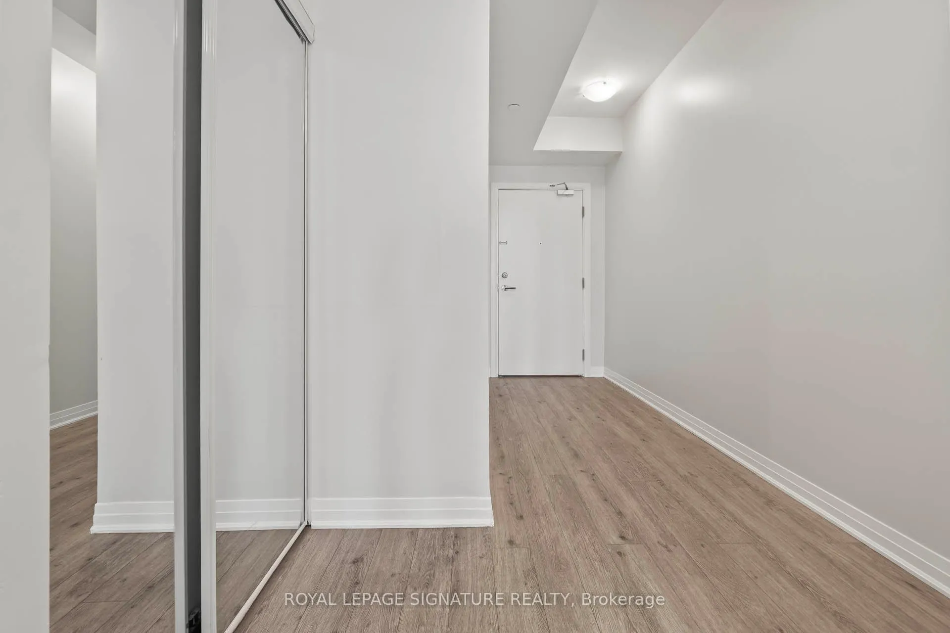Photo 2 of Unit 405, 1630 Queen Street E, Toronto, The Beaches — HOMEH