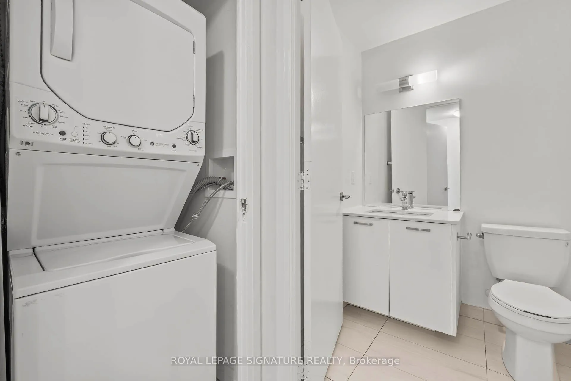Photo 5 of Unit 405, 1630 Queen Street E, Toronto, The Beaches — HOMEH