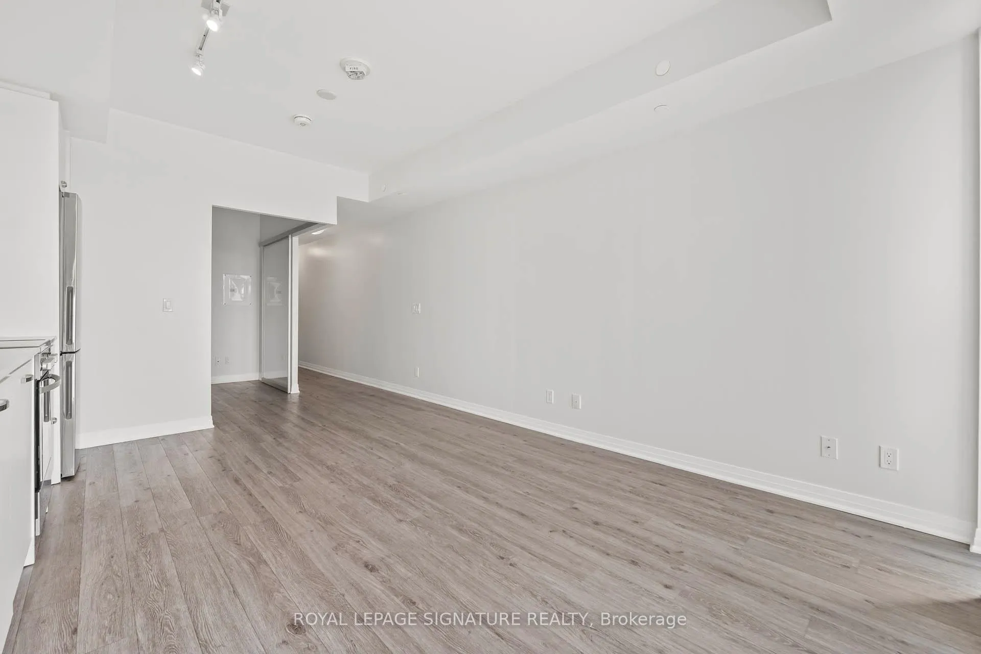 Photo 8 of Unit 405, 1630 Queen Street E, Toronto, The Beaches — HOMEH