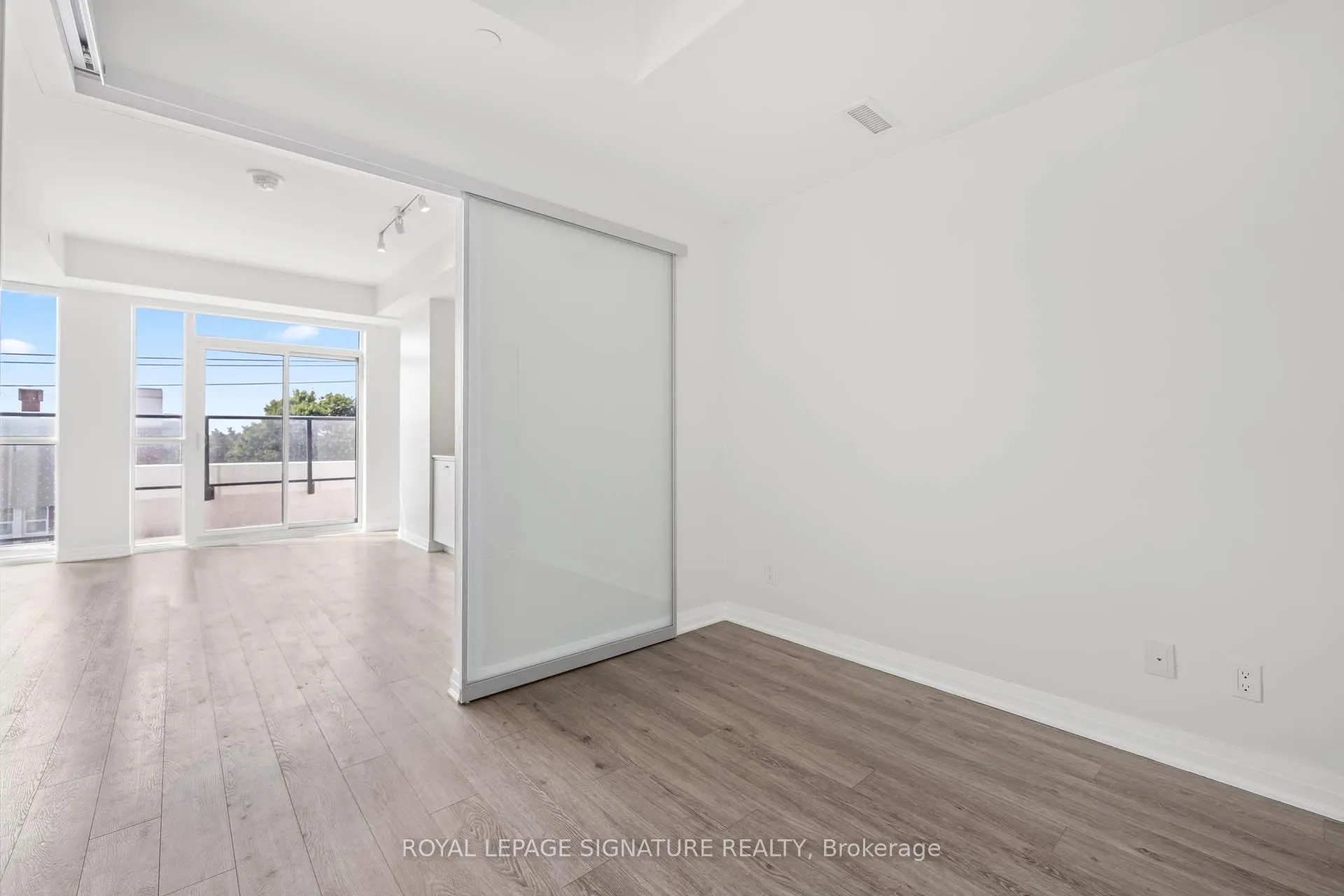 Photo 12 of Unit 405, 1630 Queen Street E, Toronto, The Beaches — HOMEH