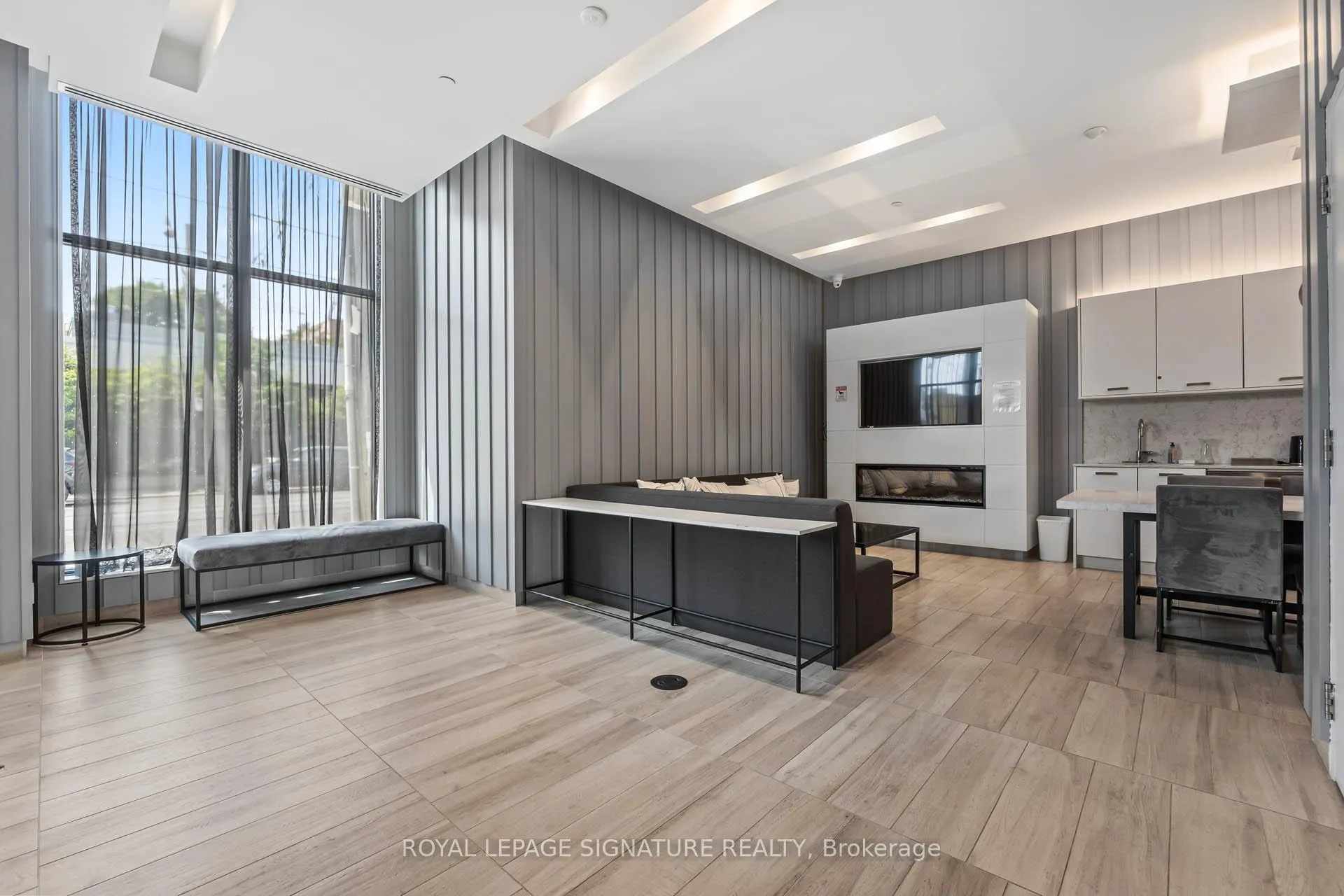 Photo 17 of Unit 405, 1630 Queen Street E, Toronto, The Beaches — HOMEH