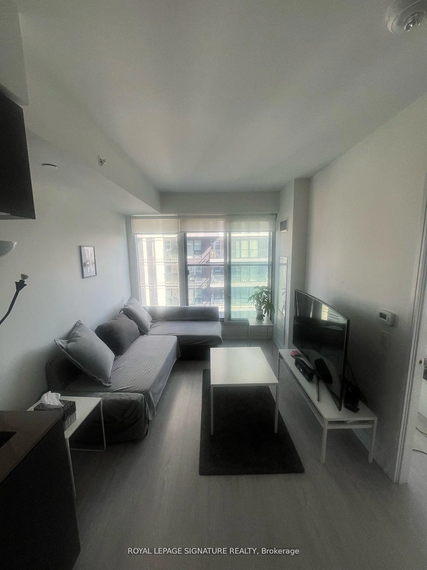 Front of Unit 3101, 181 Dundas Street E
