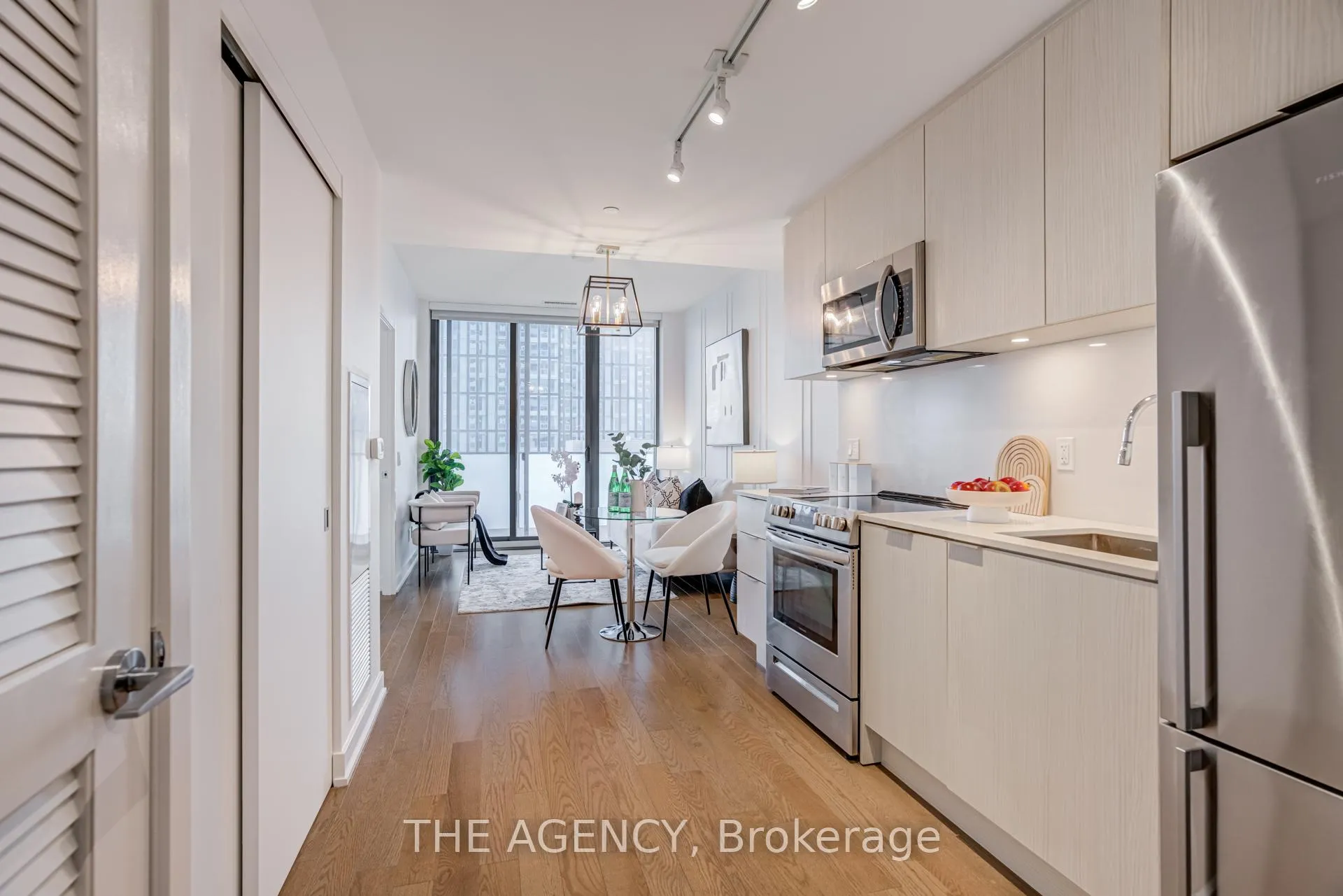 Photo 4 of Unit 2401, 25 Richmond Street E, Toronto, Church-Yonge Corridor — HOMEH