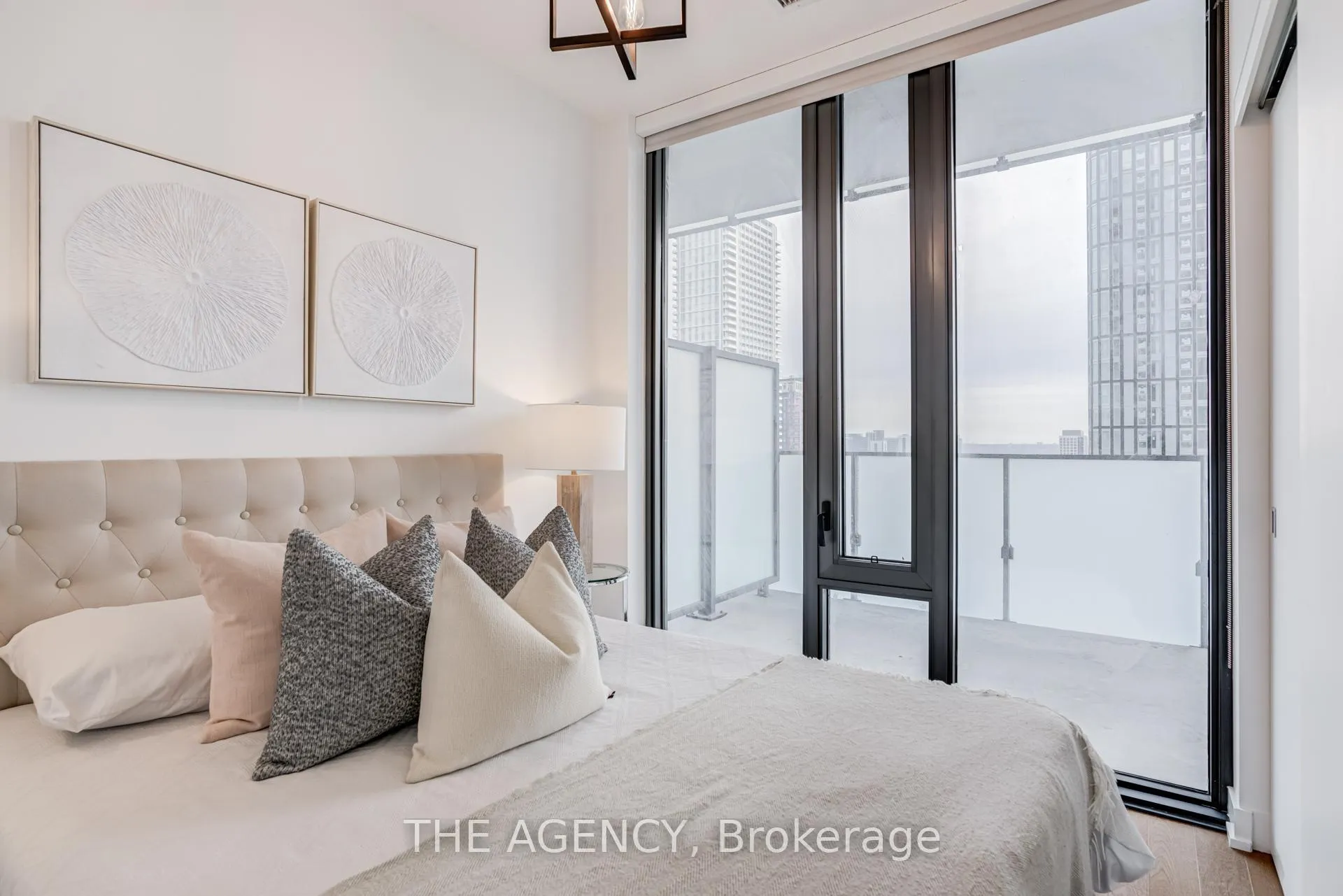 Photo 10 of Unit 2401, 25 Richmond Street E, Toronto, Church-Yonge Corridor — HOMEH