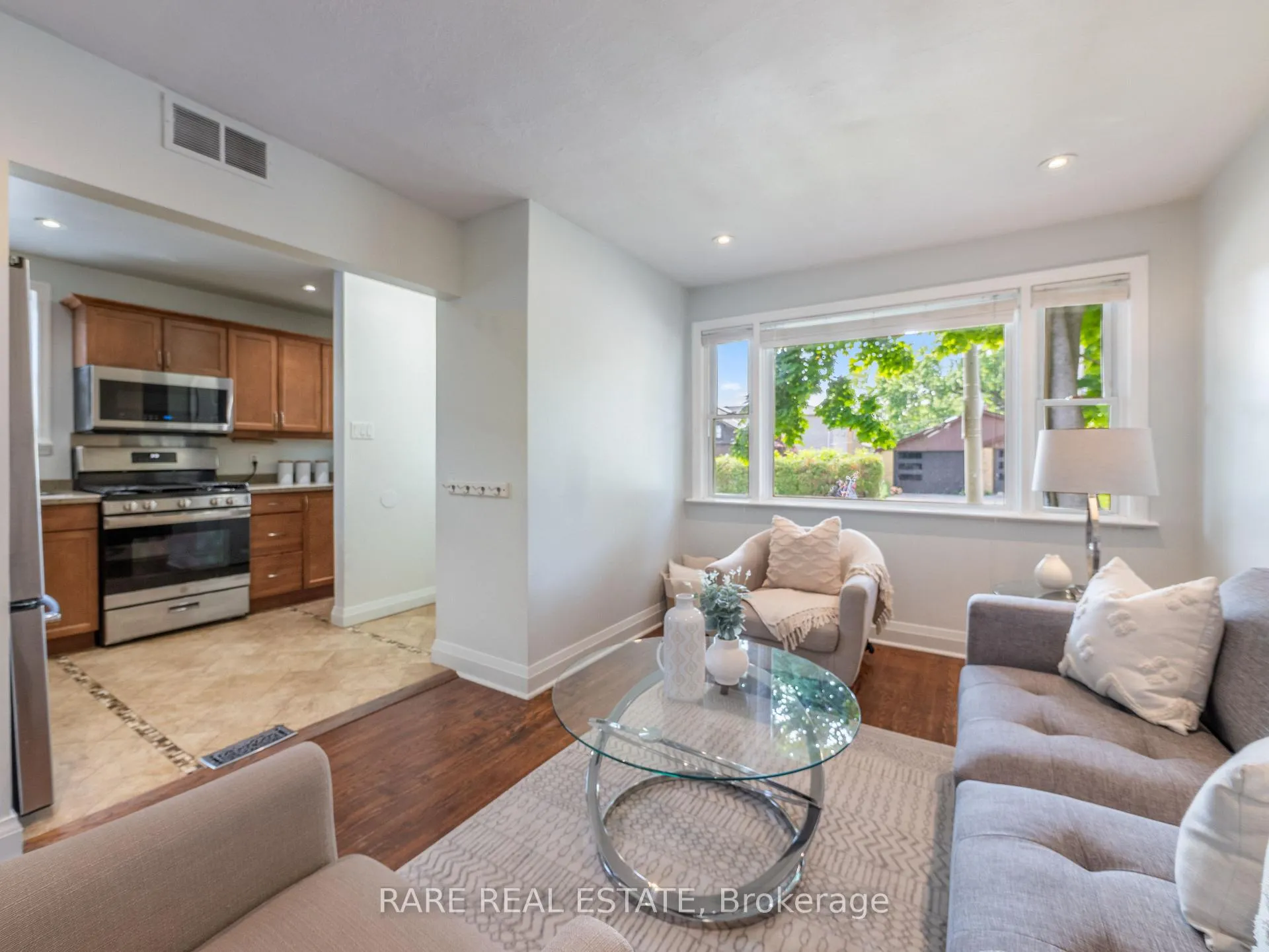 Photo 2 of Unit main, 67 Glenburn Avenue, Toronto, O'Connor-Parkview — HOMEH
