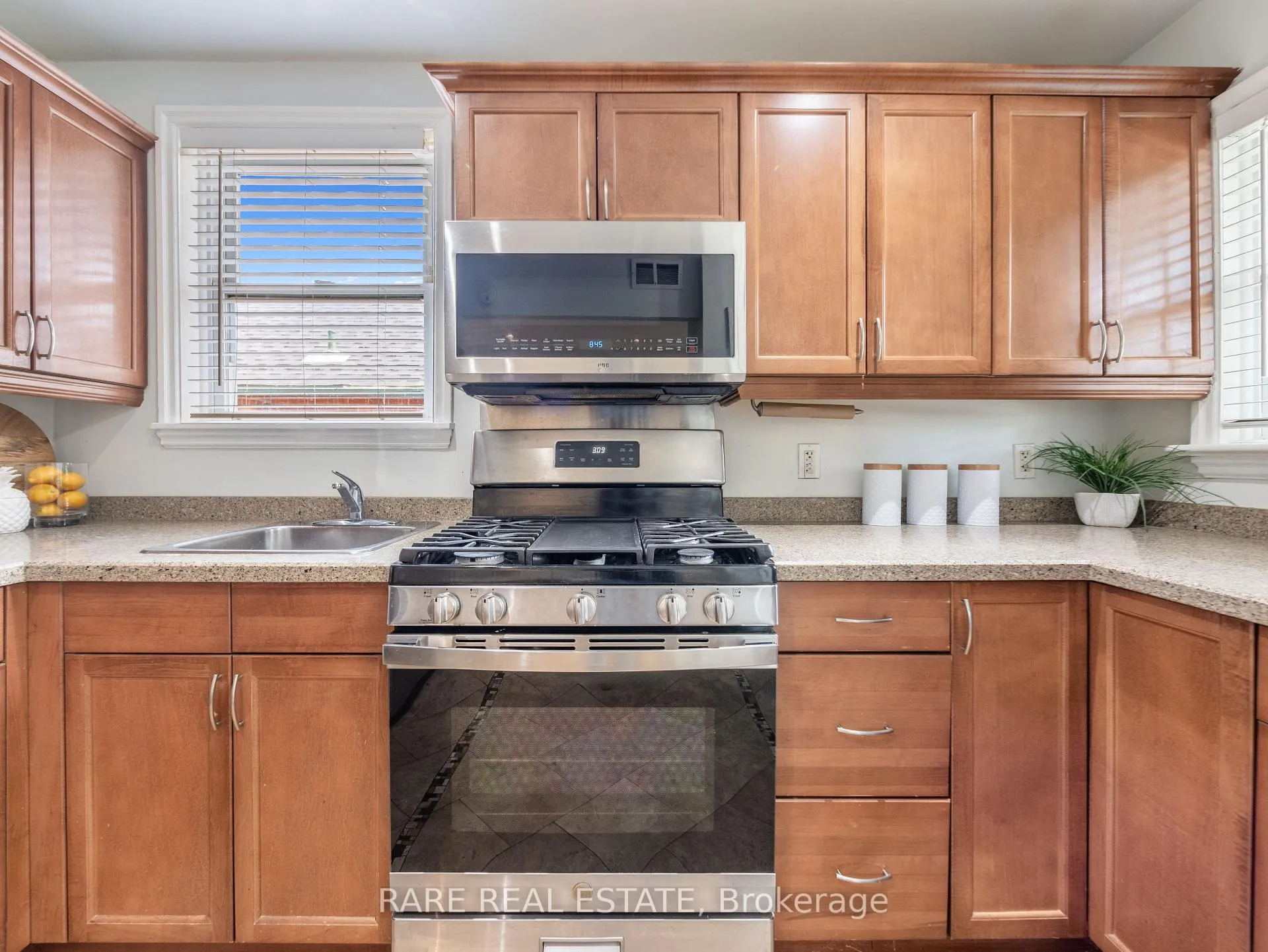 Photo 6 of Unit main, 67 Glenburn Avenue, Toronto, O'Connor-Parkview — HOMEH