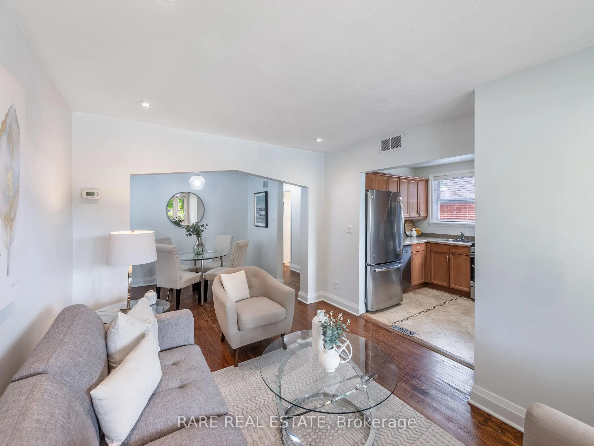 Photo 10 of Unit main, 67 Glenburn Avenue, Toronto, O'Connor-Parkview — HOMEH