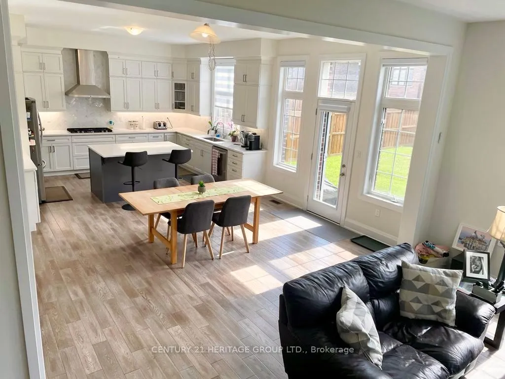 Photo 5 of 22 Luang Street, Vaughan, Kleinburg — HOMEH