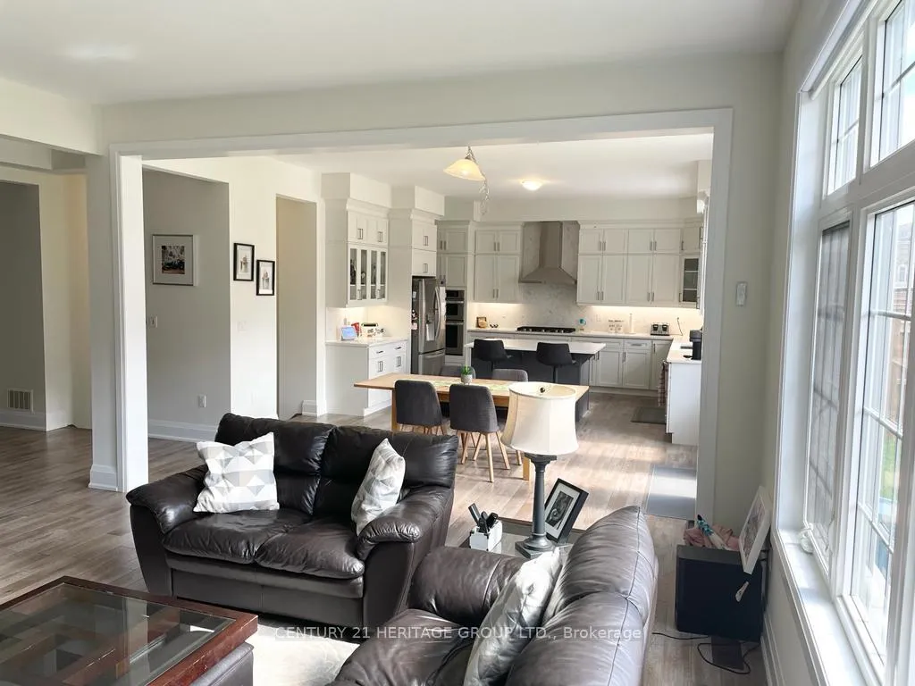 Photo 8 of 22 Luang Street, Vaughan, Kleinburg — HOMEH