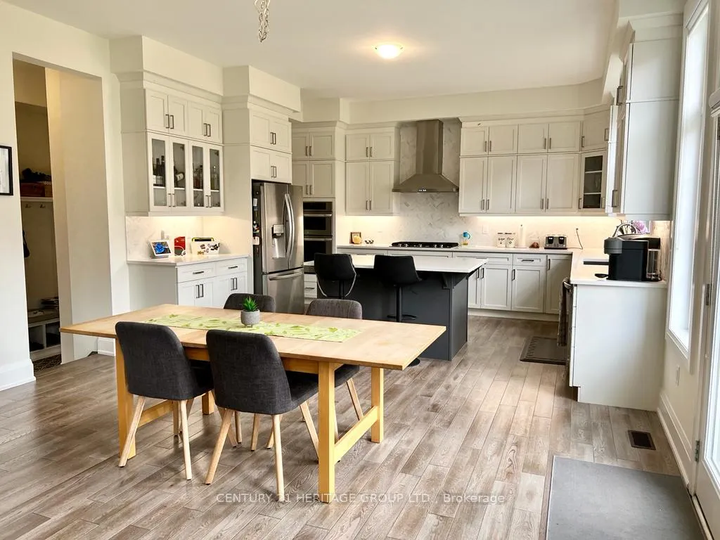 Photo 20 of 22 Luang Street, Vaughan, Kleinburg — HOMEH