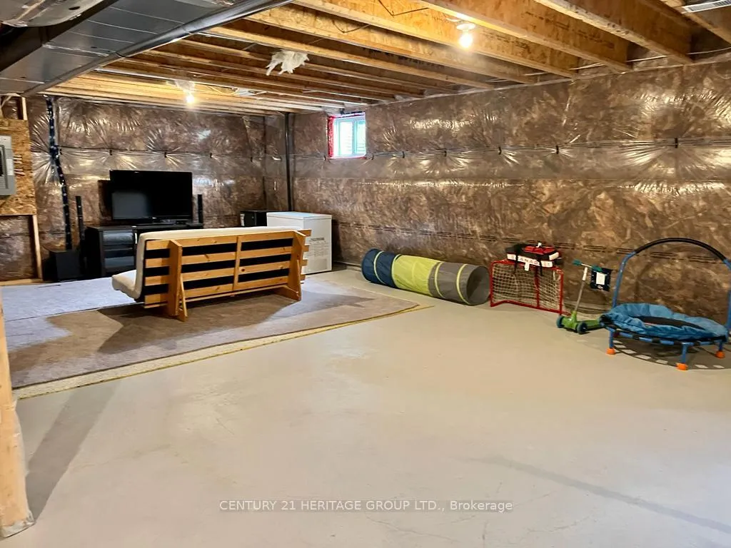 Photo 21 of 22 Luang Street, Vaughan, Kleinburg — HOMEH
