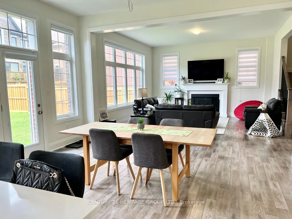 Photo 23 of 22 Luang Street, Vaughan, Kleinburg — HOMEH