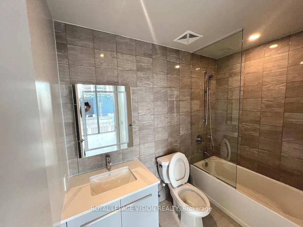 Photo 11 of Unit 5003, 8 Cumberland Street, Toronto, The Annex — HOMEH