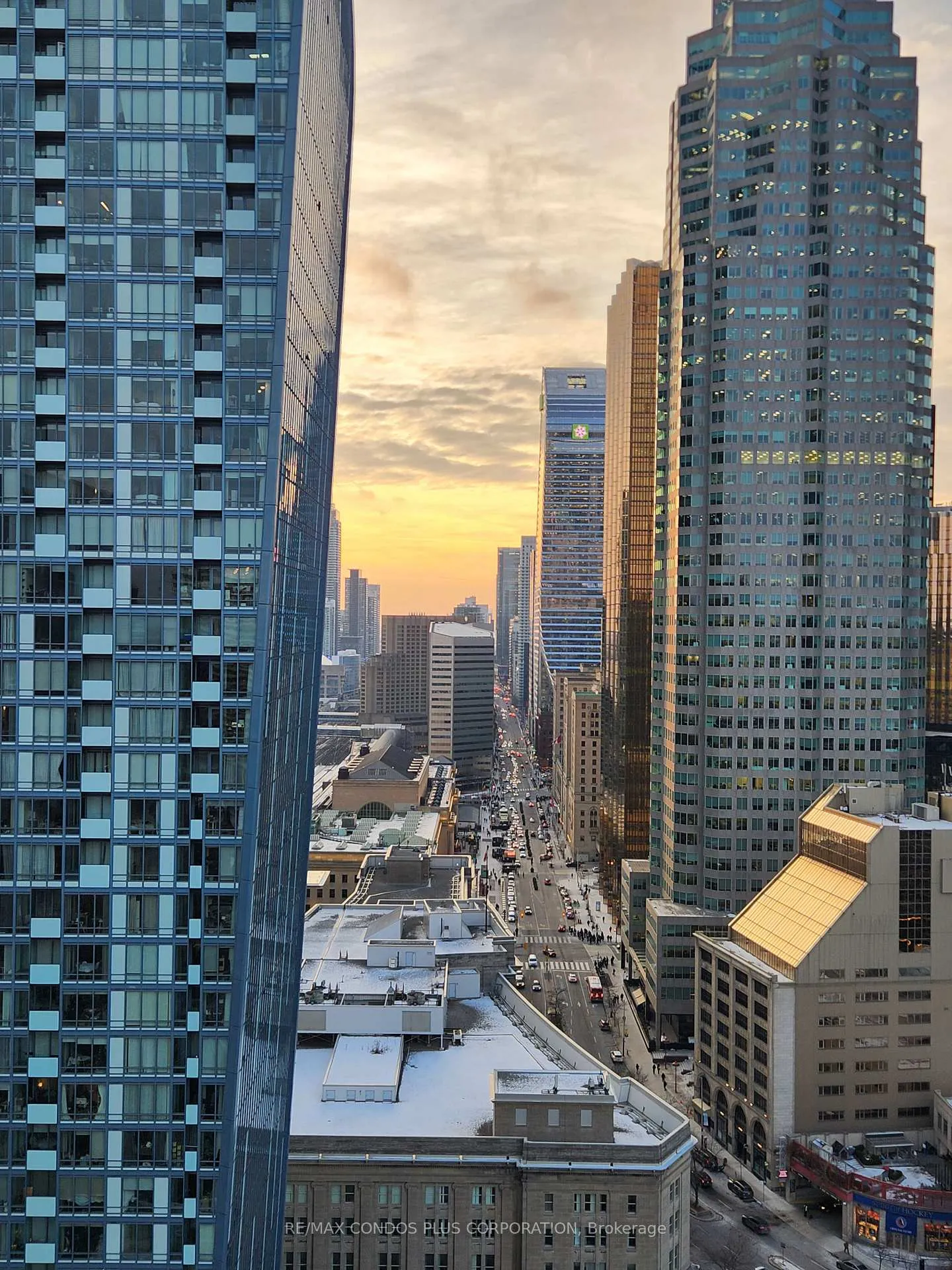 Photo 3 of Unit 2904, 1 Scott Street, Toronto, Waterfront Communities — HOMEH