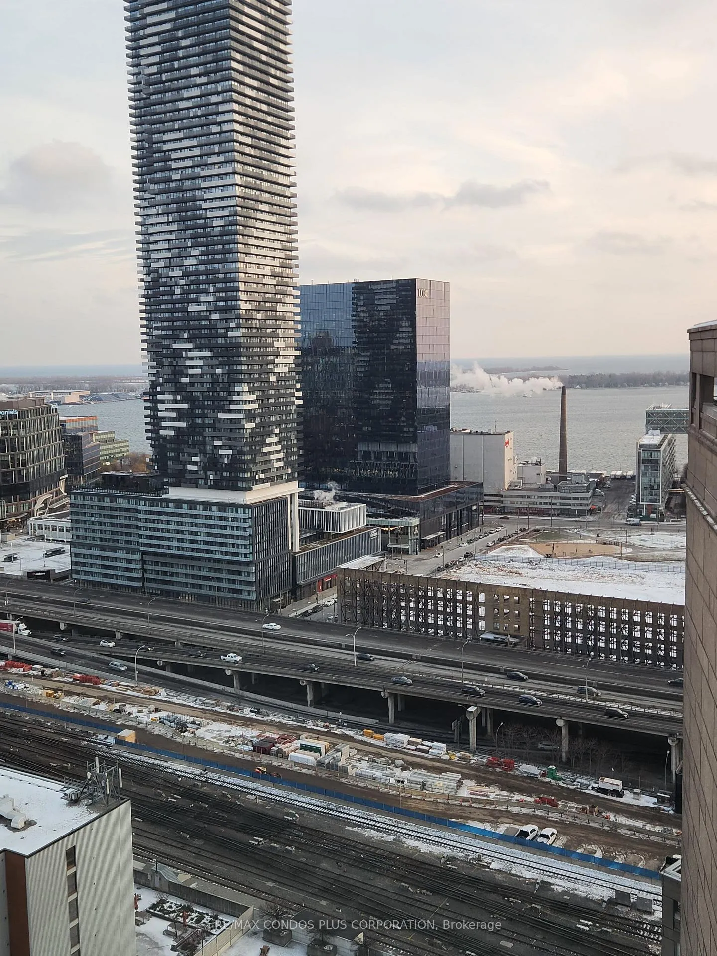 Photo 4 of Unit 2904, 1 Scott Street, Toronto, Waterfront Communities — HOMEH