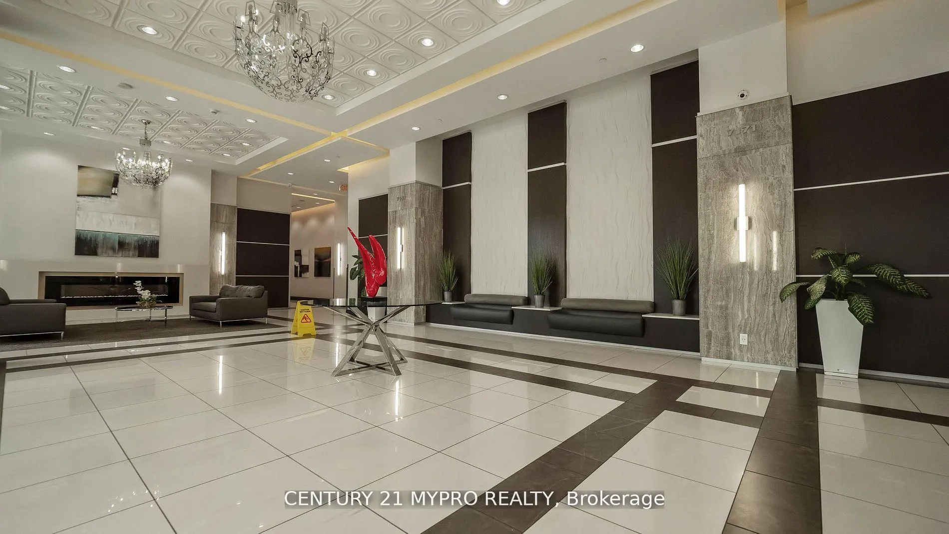 Photo 4 of Unit 2807, 7171 Yonge Street N, Markham, Thornhill — HOMEH