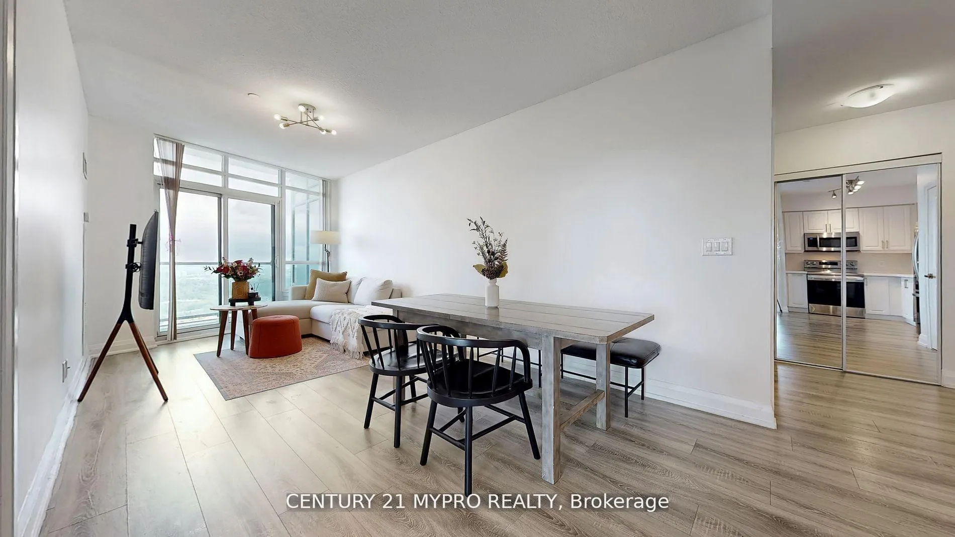 Photo 8 of Unit 2807, 7171 Yonge Street N, Markham, Thornhill — HOMEH