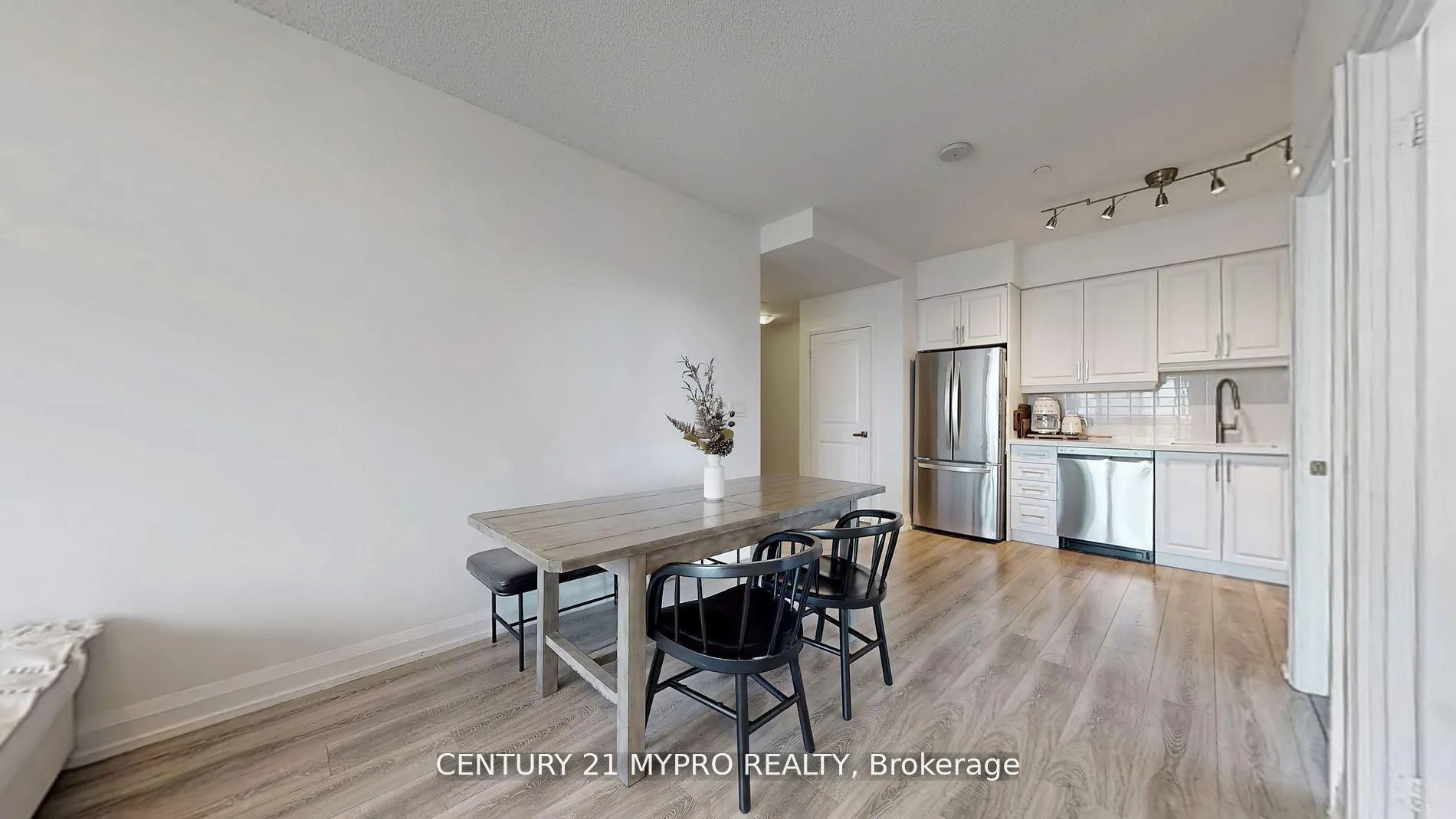 Photo 9 of Unit 2807, 7171 Yonge Street N, Markham, Thornhill — HOMEH