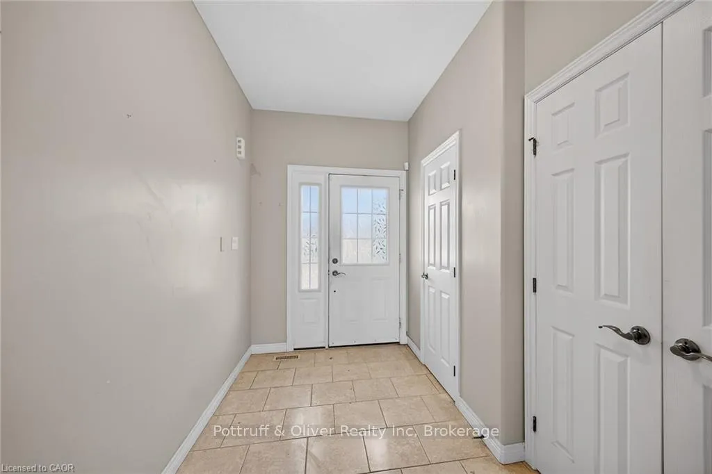 Photo 5 of 205 Tanglewood Drive, Hamilton, Binbrook — HOMEH