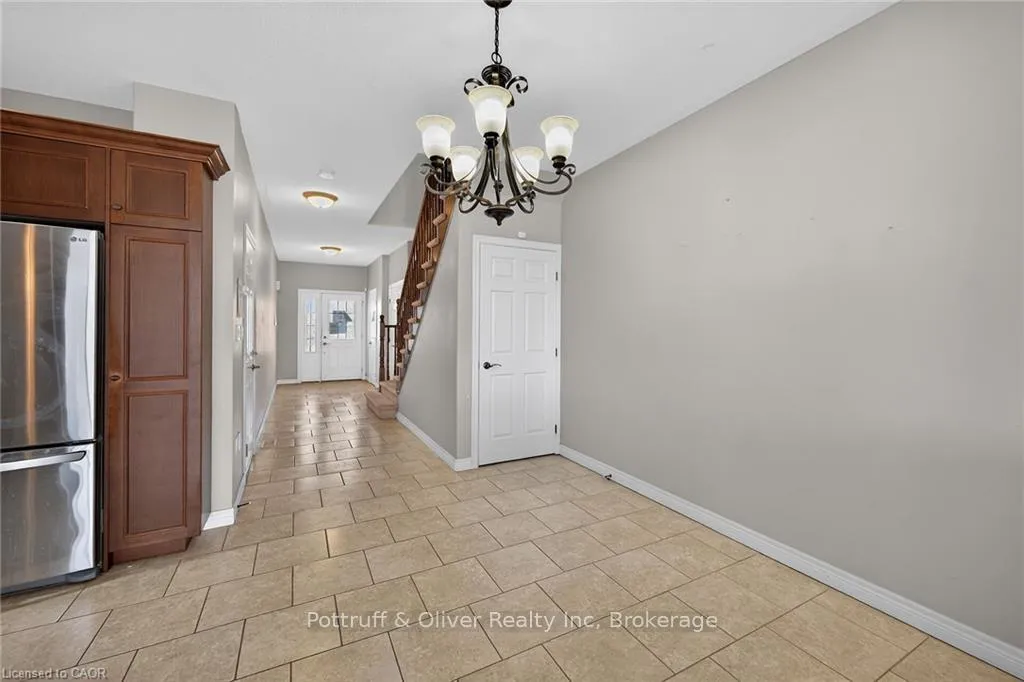 Photo 10 of 205 Tanglewood Drive, Hamilton, Binbrook — HOMEH