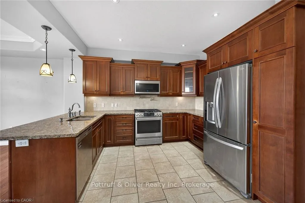 Photo 12 of 205 Tanglewood Drive, Hamilton, Binbrook — HOMEH