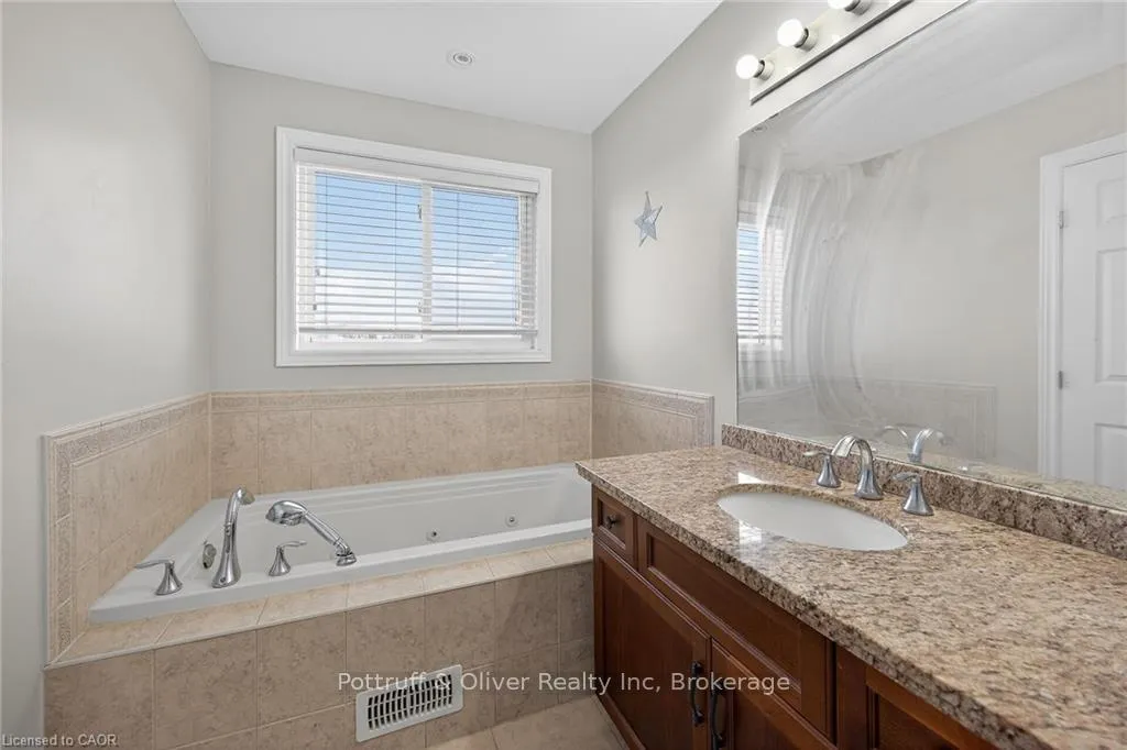 Photo 27 of 205 Tanglewood Drive, Hamilton, Binbrook — HOMEH