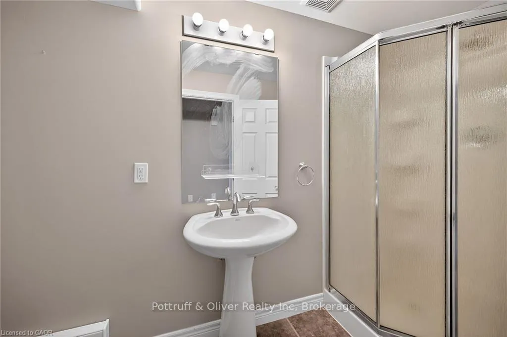 Photo 44 of 205 Tanglewood Drive, Hamilton, Binbrook — HOMEH