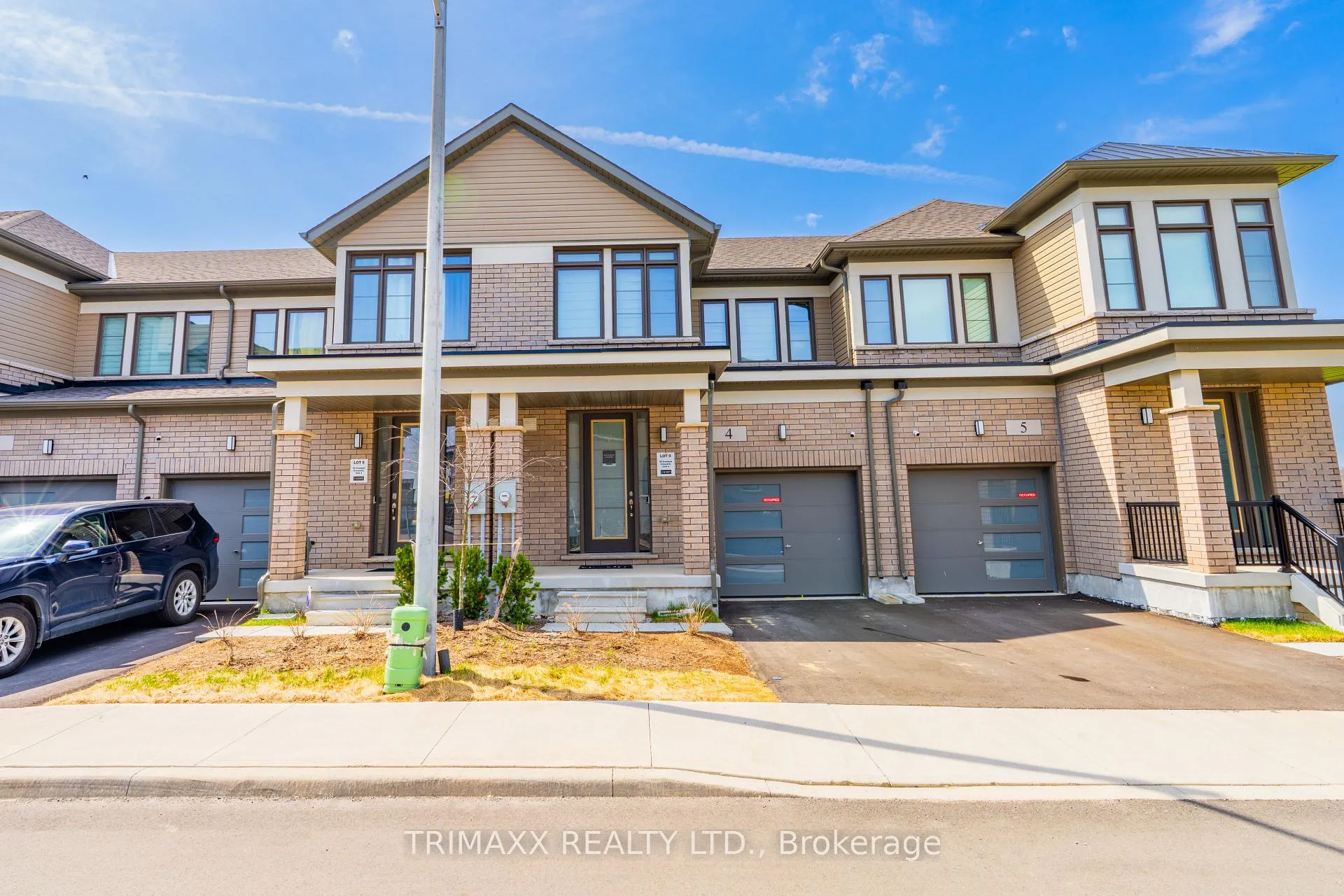 Front of Unit 4, 10 Freedom Crescent