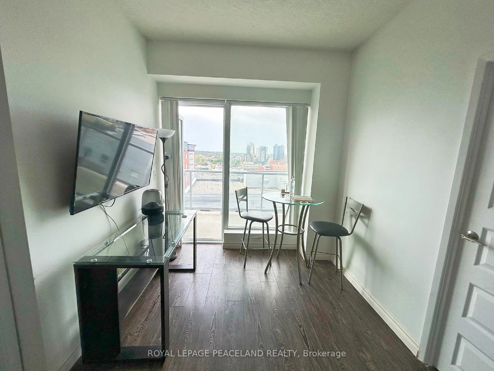 Photo 5 of Unit 1504, 158 king Street N, Waterloo — HOMEH