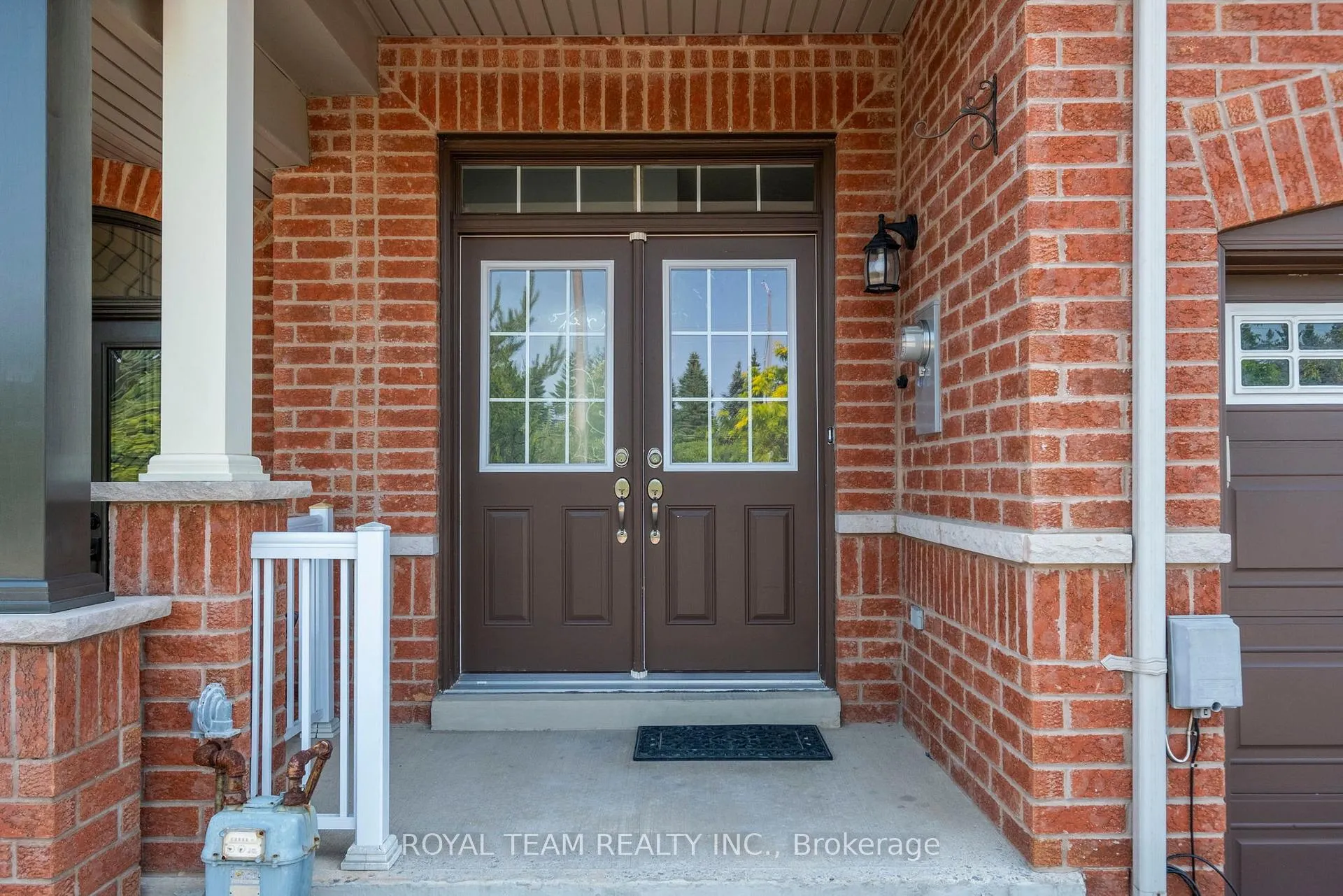 Photo 2 of 60 White Beach Crescent, Vaughan, Patterson — HOMEH