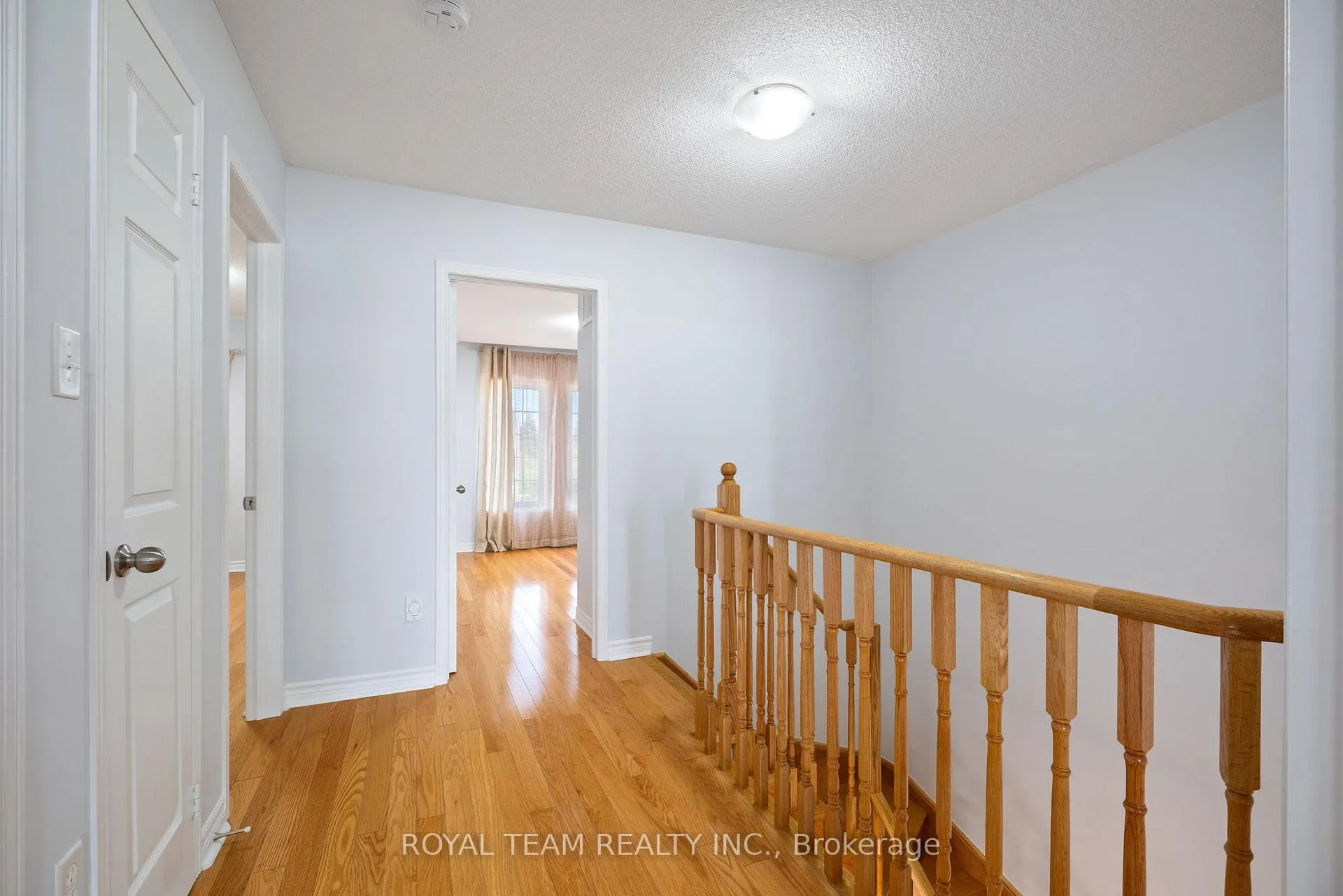 Photo 16 of 60 White Beach Crescent, Vaughan, Patterson — HOMEH