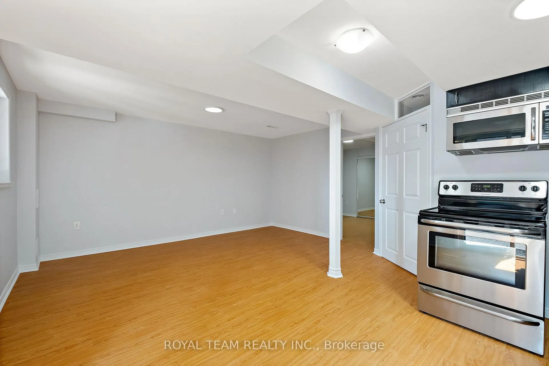 Photo 27 of 60 White Beach Crescent, Vaughan, Patterson — HOMEH