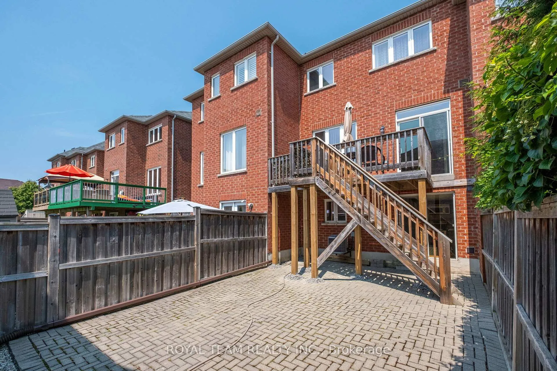 Photo 34 of 60 White Beach Crescent, Vaughan, Patterson — HOMEH