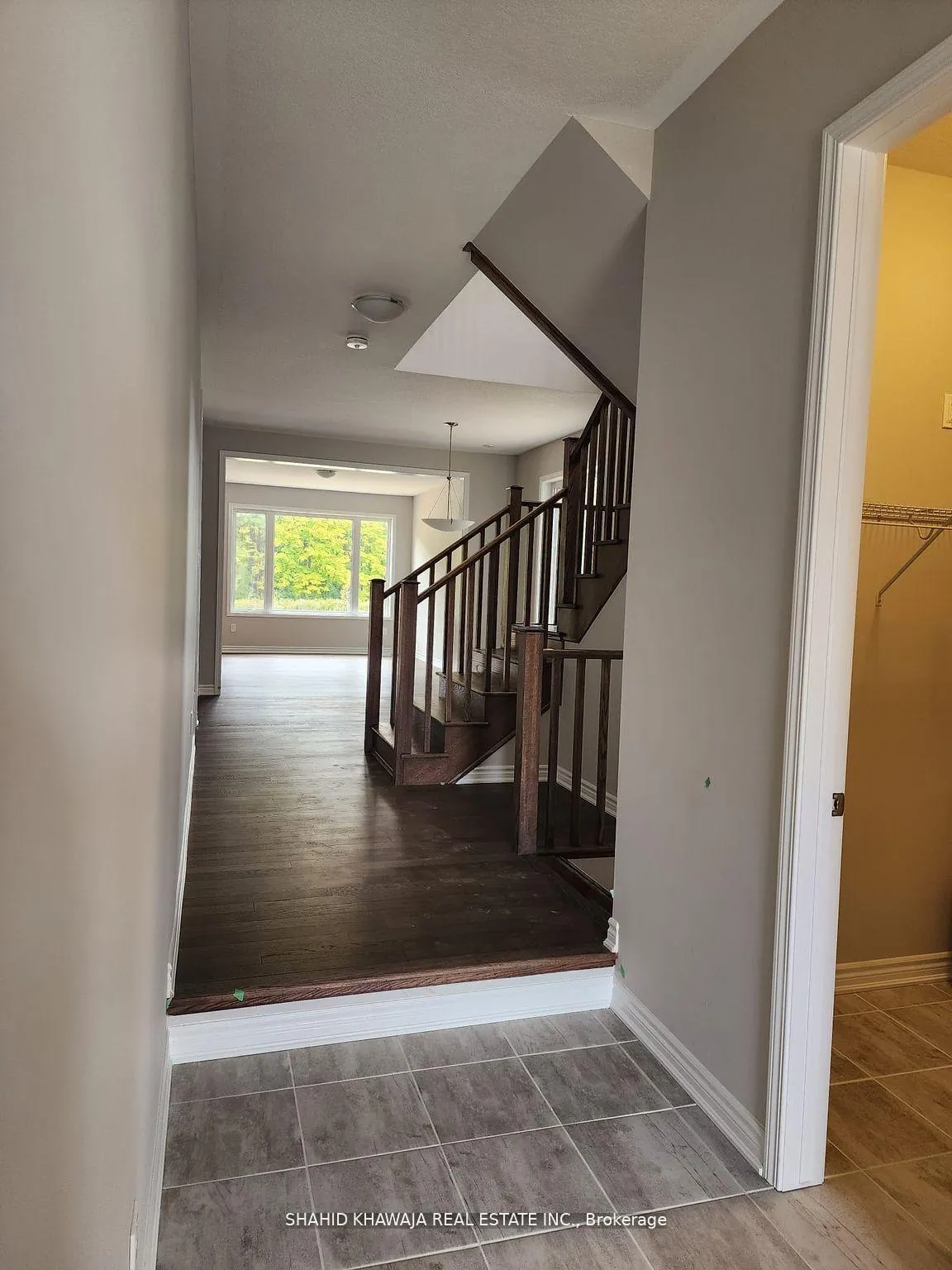 Photo 3 of 250 Forestwalk Street, Kitchener — HOMEH