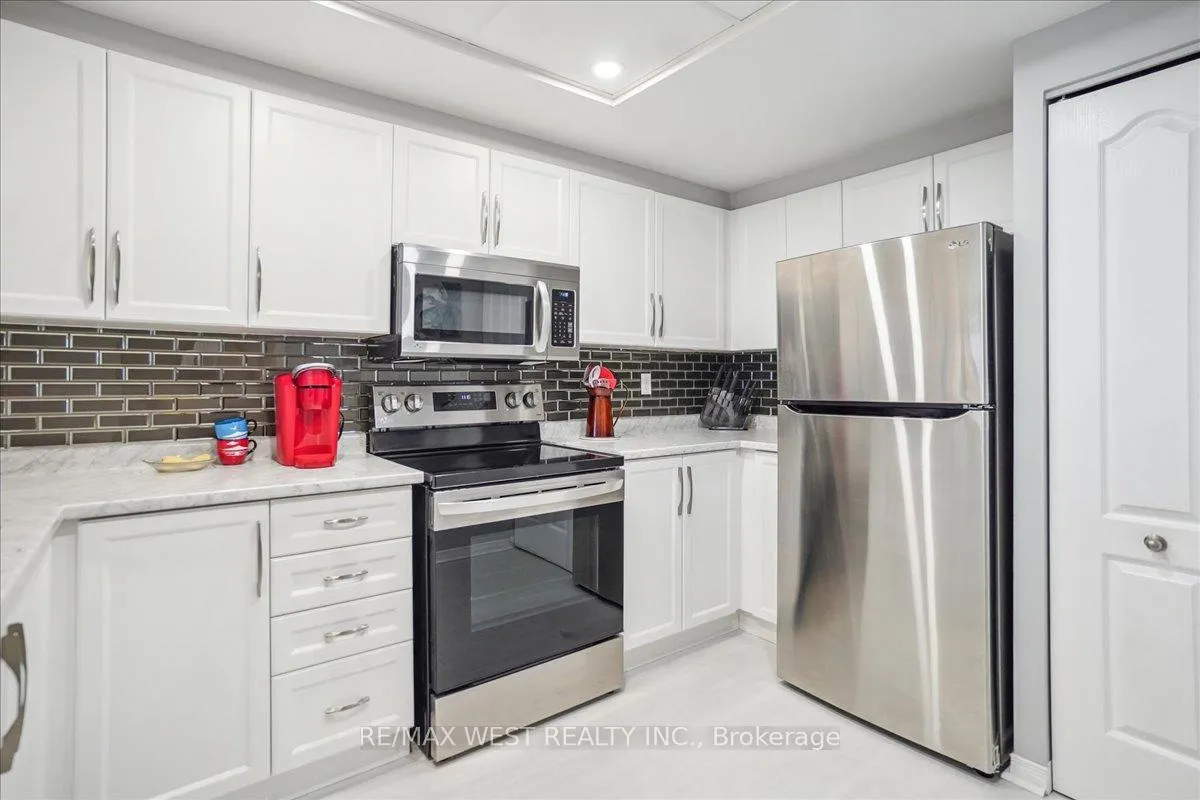Photo 7 of Unit 210, 712 Rossland Road E, Whitby, Pringle Creek — HOMEH