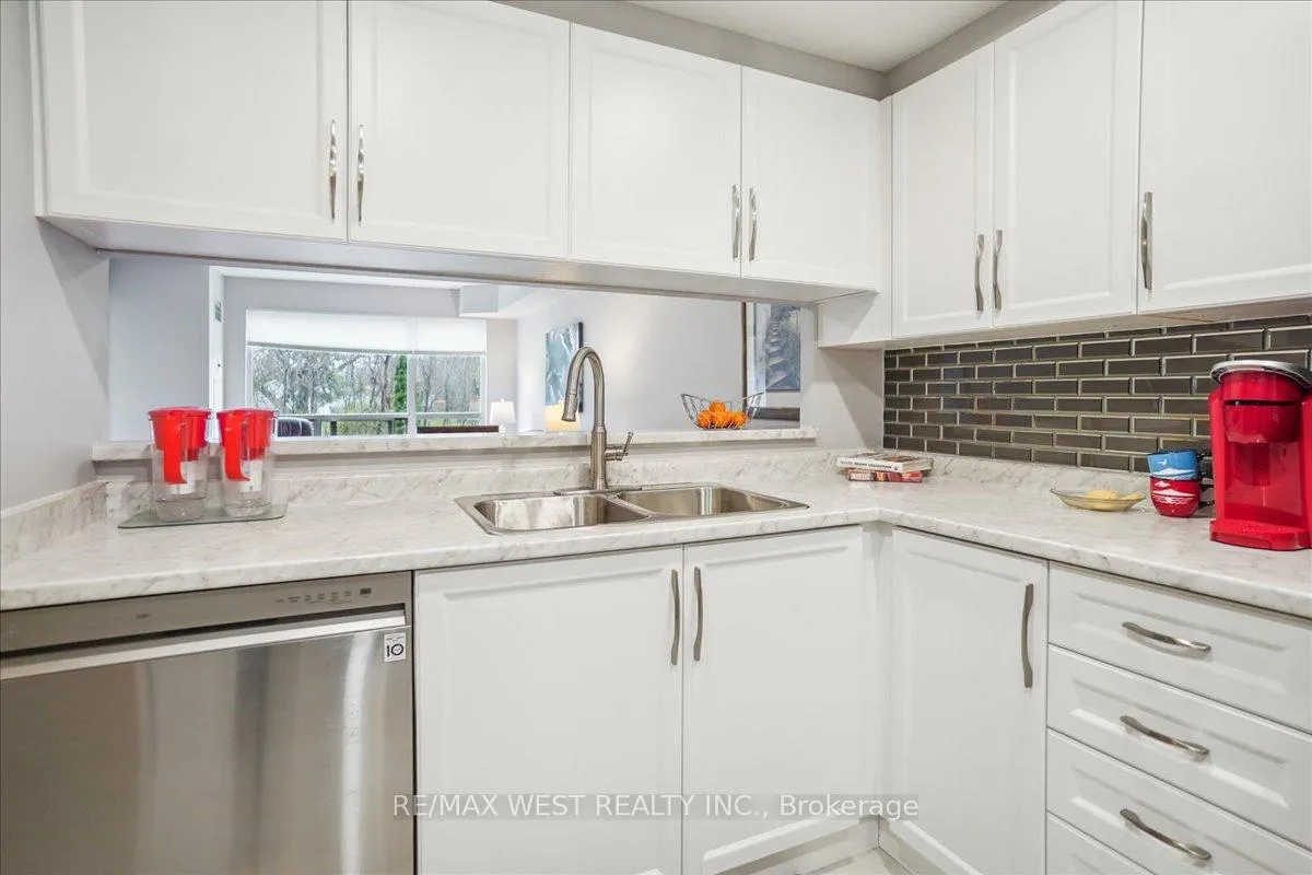 Photo 8 of Unit 210, 712 Rossland Road E, Whitby, Pringle Creek — HOMEH