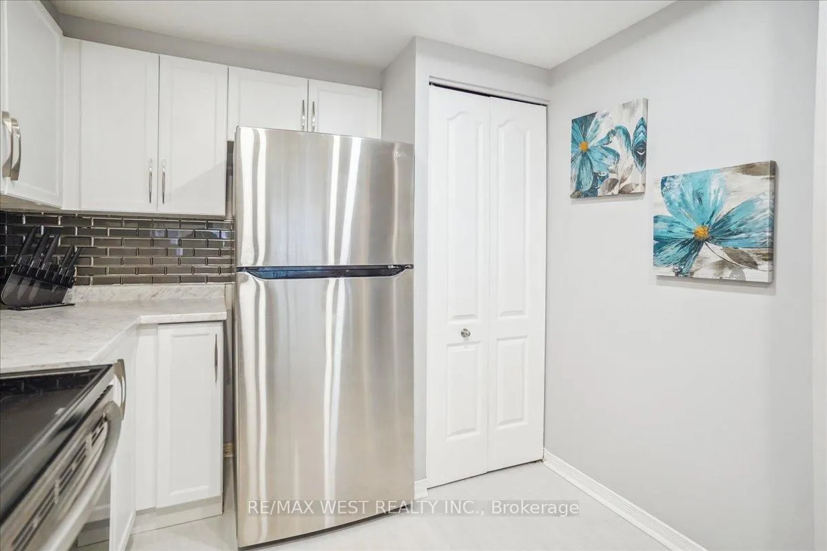 Photo 9 of Unit 210, 712 Rossland Road E, Whitby, Pringle Creek — HOMEH