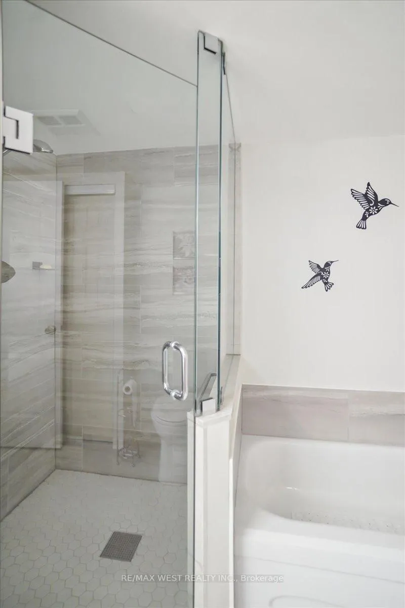 Photo 19 of Unit 210, 712 Rossland Road E, Whitby, Pringle Creek — HOMEH