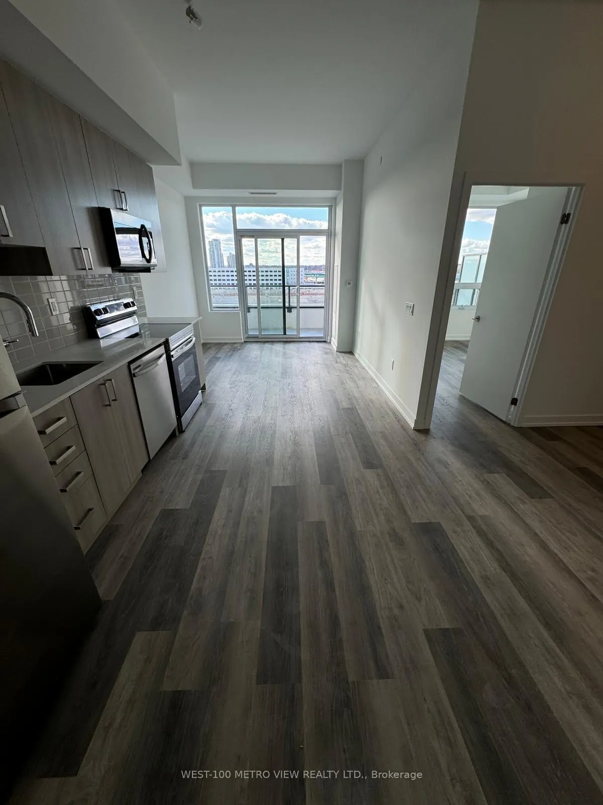 Photo 2 of Unit 710, 859 The Queensway, Etobicoke, Stonegate-Queensway — HOMEH