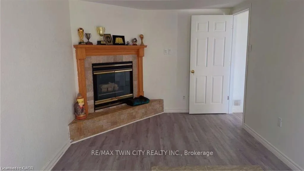 Photo 5 of 23 Westchester Drive, Kitchener, Grand River North — HOMEH
