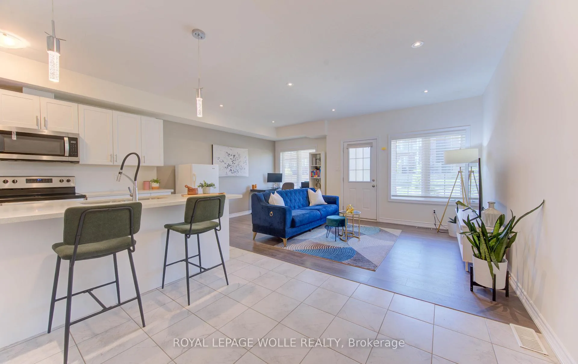 Photo 9 of Unit B, 385 Westwood Drive, Kitchener — HOMEH