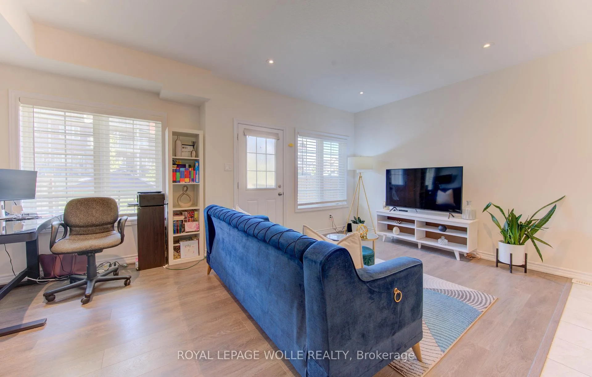 Photo 16 of Unit B, 385 Westwood Drive, Kitchener — HOMEH