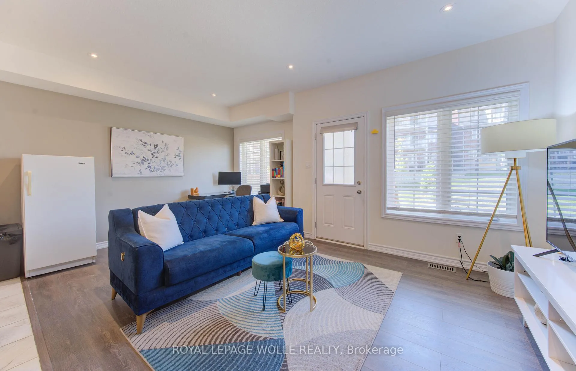 Photo 22 of Unit B, 385 Westwood Drive, Kitchener — HOMEH